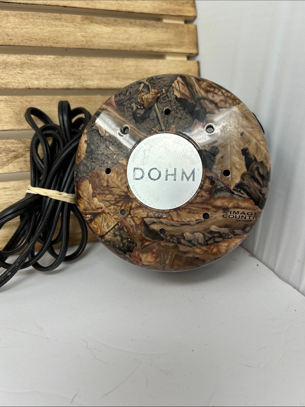 DOHM White Noise Machine in Brown Leaf Camo